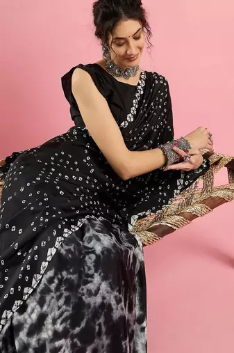Ethnic printed bandhani saree with blouse piece