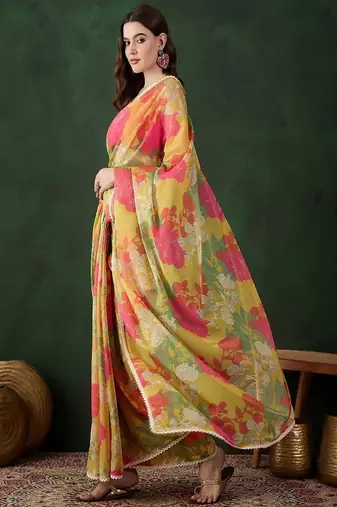 Floral printed saree with blouse piece