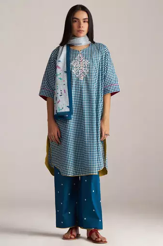 Blue and white mul-mul checkard co-ord set with stole