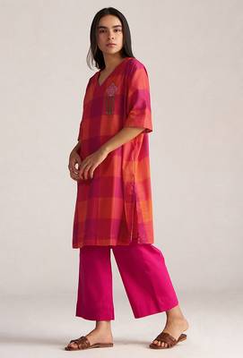 tomato & fuchsia mul cotton co-ord set with embroidered motif 1