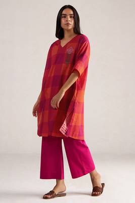 tomato & fuchsia mul cotton co-ord set with embroidered motif 5