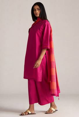 fuchsia cambric cotton kurta set with mul cotton dupatta 2