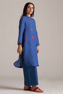 blue linen co-ord set with jamdani inspired embroidery 4