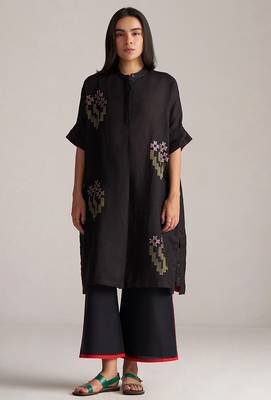 black linen co-ord set with jamdani inspired embroidery 1