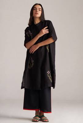 black linen co-ord set with jamdani inspired embroidery 3
