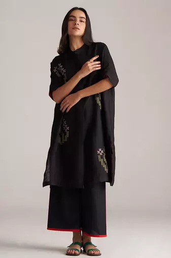 black linen co-ord set with jamdani inspired embroidery