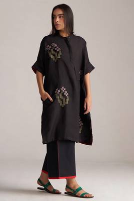 black linen co-ord set with jamdani inspired embroidery 4