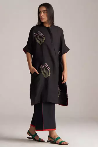 black linen co-ord set with jamdani inspired embroidery