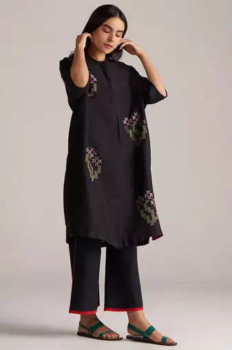 black linen co-ord set with jamdani inspired embroidery