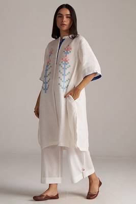 white linen co-ord set with jamdani inspired embroidery 5