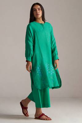 simply green linen co-ord set with jamdani inspired detailing 3