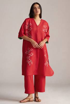 red linen co-ord set with jamdani inspired embroidery 5