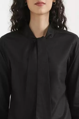 black plain linen blend kurti with tie-up neck style