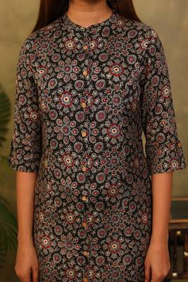 black floral printed viscose rayon a-line kurta 5