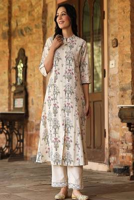 pink floral printed cotton kurta with princess cut a-line fit 2