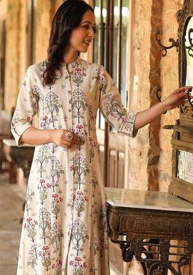 pink floral printed cotton kurta with princess cut a-line fit 3