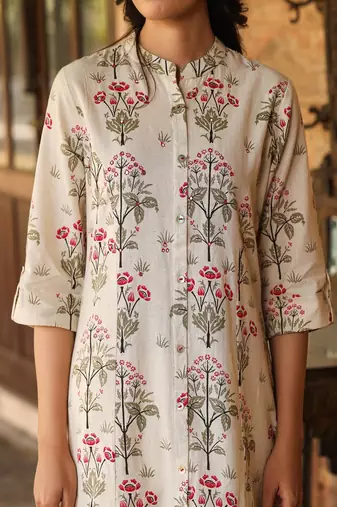 pink floral printed cotton kurta with princess cut a-line fit