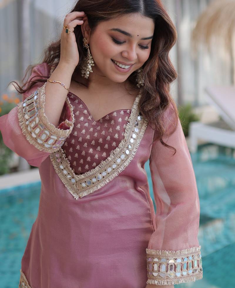 Baby pink mirror salsa designer kurta set with batwa