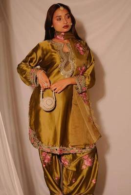 Trendsetter japan satin embroidered farshi salwar suit 1