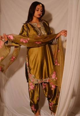 Trendsetter japan satin embroidered farshi salwar suit 3