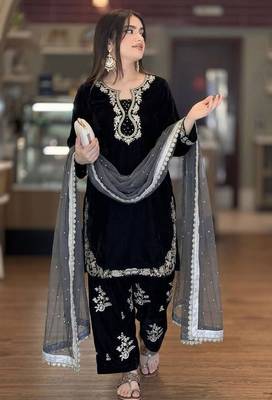 Black Roman Glass Silk top with farshi palazzo & organza dupatta 2