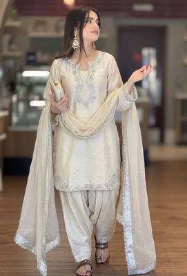 White  Roman Glass Silk sequins salwar kamees 4