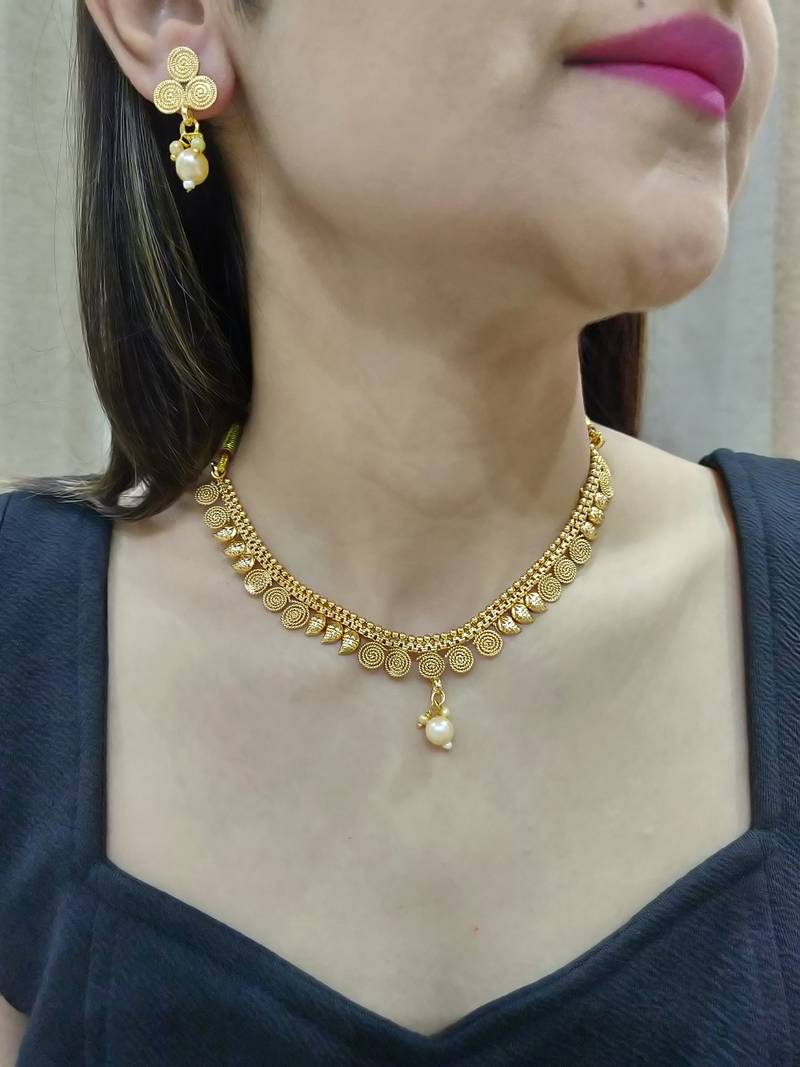 Urvashi necklace set