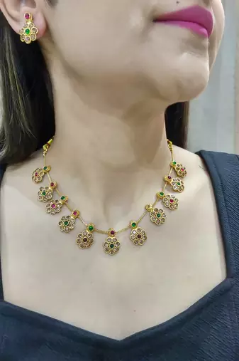 Multicolor stone studded necklace set