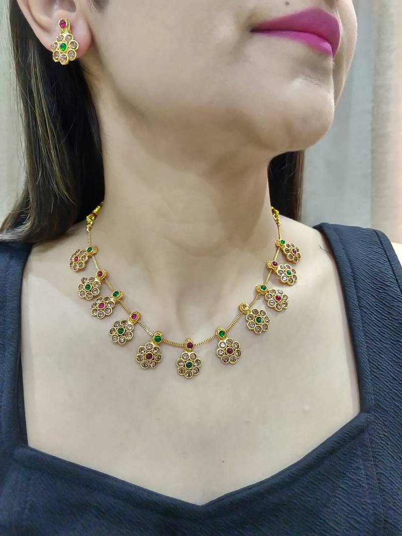 Multicolor stone studded necklace set