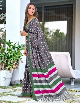 Grey block print soft pure cotton saree with blouse. 3