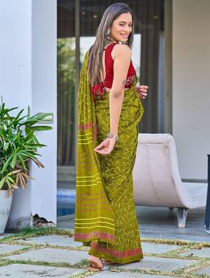 Mehendi block print soft pure cotton saree with blouse. 4