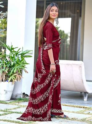 Maroon block print soft pure cotton saree with blouse. 4