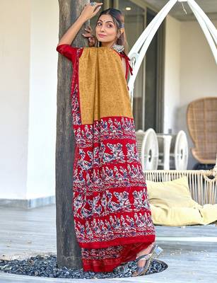 Beige, red batik print soft pure cotton saree with blouse. 4