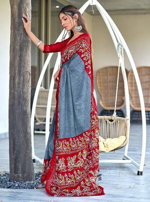 Grey, red batik print soft pure cotton saree with blouse. 3