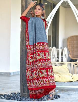 Grey, red batik print soft pure cotton saree with blouse. 4