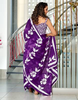 Purple floral print soft pure cotton saree with blouse. 4
