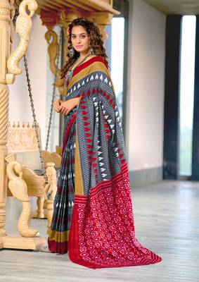 Grey ikkat, block print mulmul cotton saree with blouse. 3