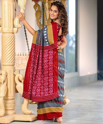 Grey ikkat, block print mulmul cotton saree with blouse. 4