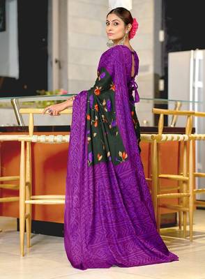 Dark green floral, bandhani print mulmul cotton saree with blouse. 3