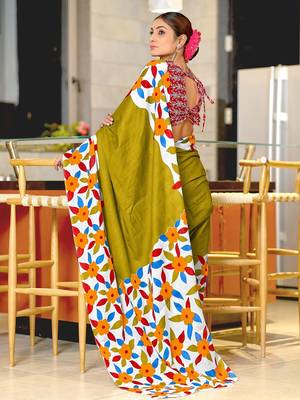 Mehendi floral print mulmul cotton saree with blouse. 3