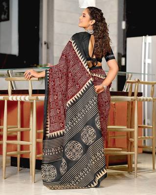 Maroon block print mulmul cotton saree with blouse. 4
