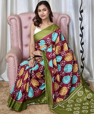 Wine ikkat print mulmul cotton saree with blouse. 3