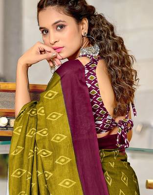 Mehendi ikkat print mulmul cotton saree with blouse. 4