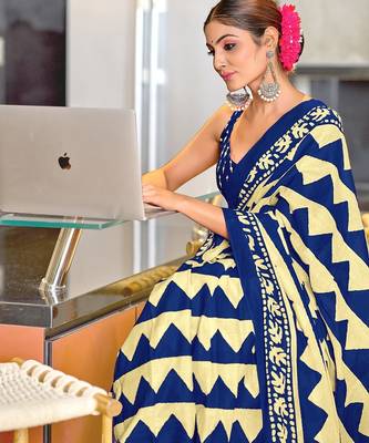 Blue zigzag, block print mulmul cotton saree with blouse. 2