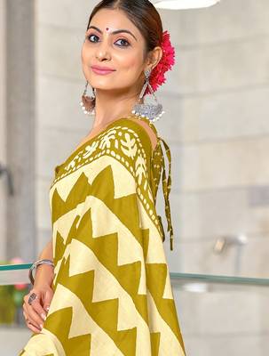 Mehendi zigzag, block print mulmul cotton saree with blouse. 2