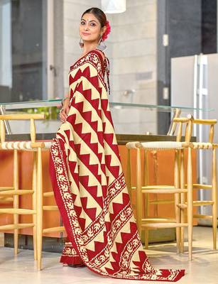 Red zigzag, block print mulmul cotton saree with blouse. 3