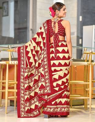 Red zigzag, block print mulmul cotton saree with blouse. 4