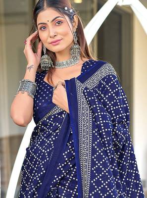 Blue floral, bandhani print mulmul cotton saree with blouse. 2