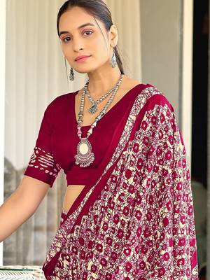 Pink batik print mulmul cotton saree with blouse. 3