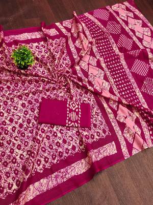 Pink batik print mulmul cotton saree with blouse. 5